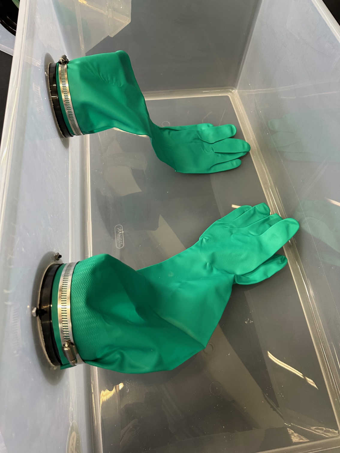Bonsai Universal Glove Box/Still Air Box Kit gloves