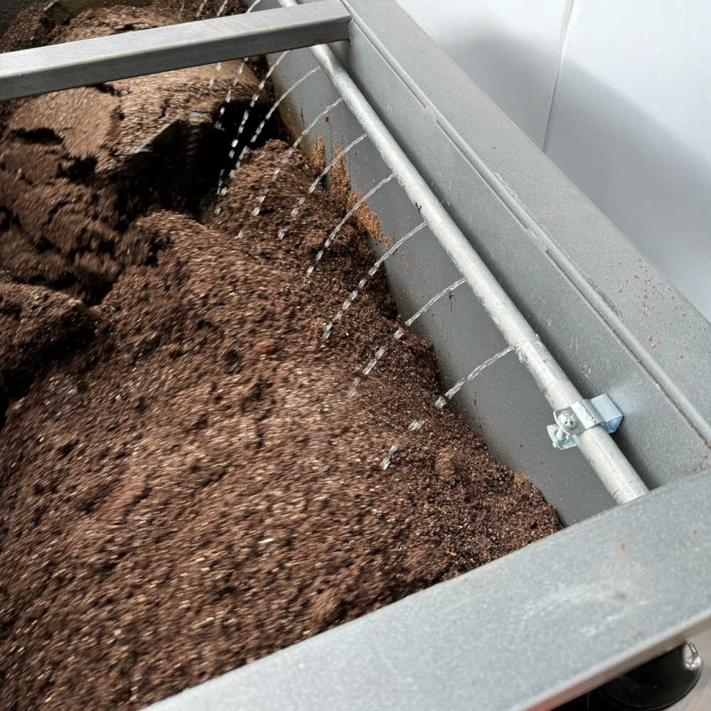 400L Batch Ribbon Mixer With Water Bar in action